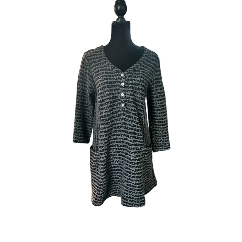 Women's Black and Gray Striped Top NWOT